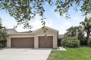 4108 Shelter Bay Dr in Kissimmee, FL - Building Photo