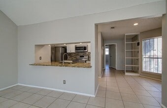 6601 Sands Point Dr in Houston, TX - Building Photo - Building Photo