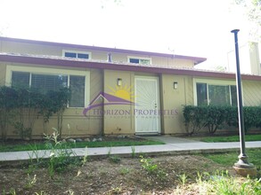 5808 Shadow Creek Dr in Sacramento, CA - Building Photo - Building Photo