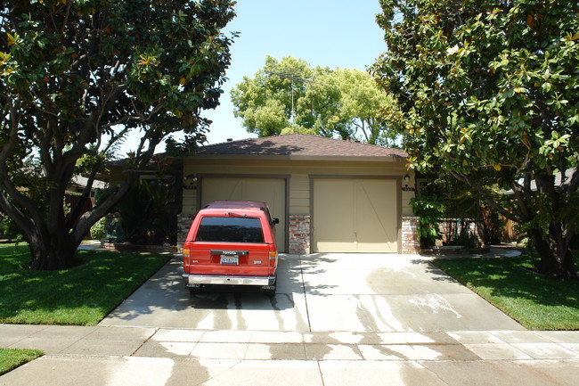 527-525 Westlake Dr in San Jose, CA - Building Photo - Building Photo