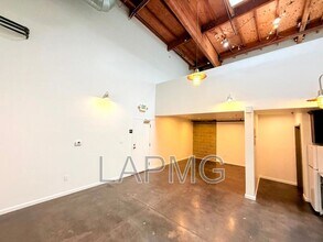 1734 N Main St in Los Angeles, CA - Building Photo - Building Photo