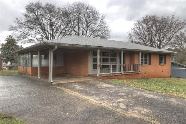 property at 382 Pineridge Rd