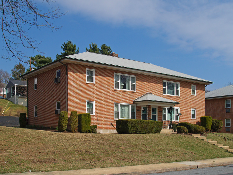 4204 Sussex Dr in Harrisburg, PA - Building Photo