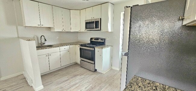 125 Cosey Beach Ave, Unit A1 in East Haven, CT - Building Photo - Building Photo