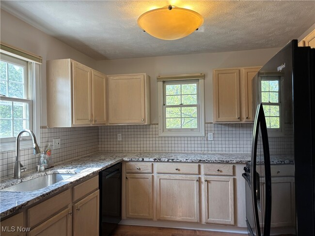 8222 Chester Pkwy in Cleveland, OH - Building Photo - Building Photo