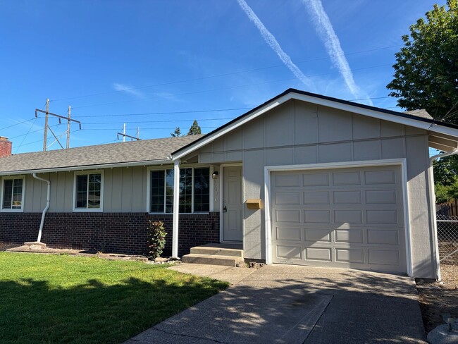 3747-3749 Hawthorne Ave in Eugene, OR - Building Photo - Building Photo