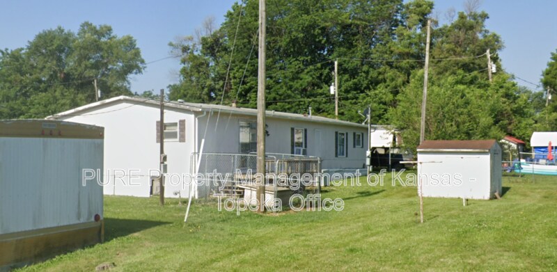 1208 Oak St in Valley Falls, KS - Building Photo