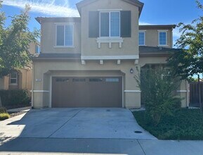 1008 Oakbriar Cir in Roseville, CA - Building Photo - Building Photo