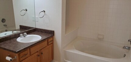 2450 Windrow Dr in Fort Collins, CO - Building Photo - Building Photo