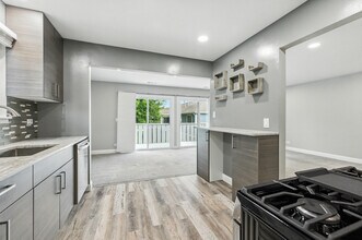 241 Deerpath Ct in Schaumburg, IL - Building Photo - Building Photo
