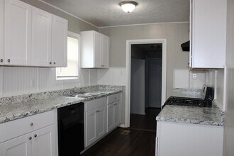 305 W Lilac Ln in Midwest City, OK - Building Photo - Building Photo