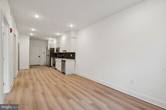 2039 N Front St in Philadelphia, PA - Building Photo - Building Photo