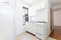 526 E 82nd St in New York, NY - Building Photo - Building Photo