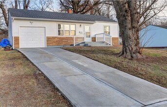 5517 Willow Ave in Raytown, MO - Foto de edificio - Building Photo