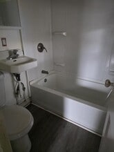 109 Guy Park Ave in Amsterdam, NY - Building Photo - Building Photo