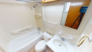 1712 Radio Rd in Dayton, OH - Building Photo - Building Photo