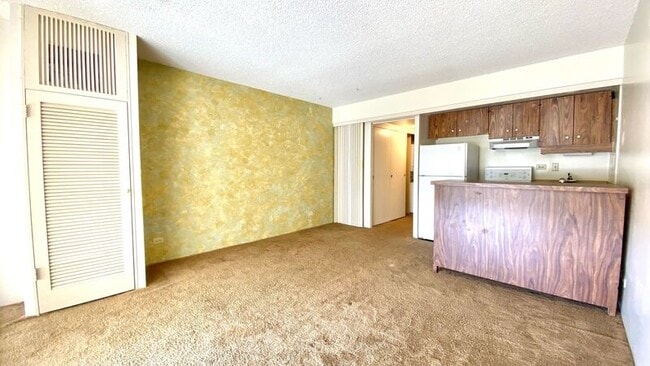 property at 1717 Mott Smith Dr