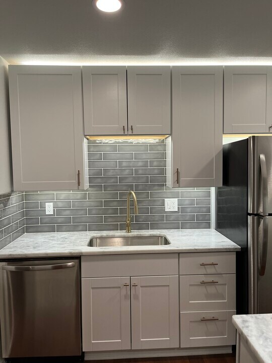 1287 Roaring Springs Rd, Unit 1287 in Fort Worth, TX - Building Photo