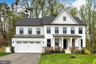 7679 Cross Creek Dr in Columbia, MD - Building Photo