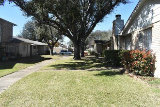 6653 Westwick Dr in Houston, TX - Building Photo - Building Photo