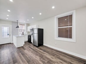 33 Fairleigh Ave N in Hamilton, ON - Building Photo - Building Photo