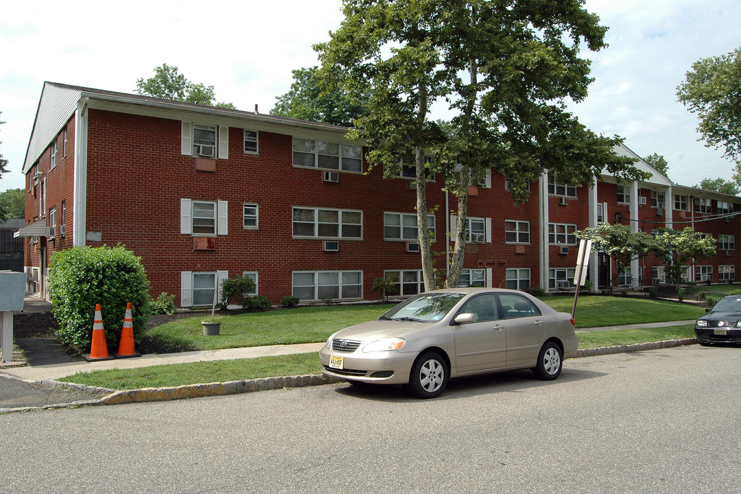 Grande Apartments in Roselle Park, NJ - Building Photo