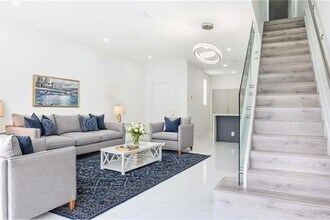 2134 Pasa Verde Ln in Weston, FL - Building Photo - Building Photo