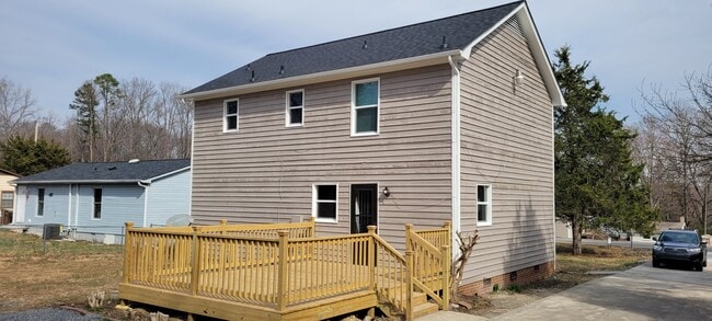 4505 Southern Webbing Mill Rd in Greensboro, NC - Building Photo - Building Photo