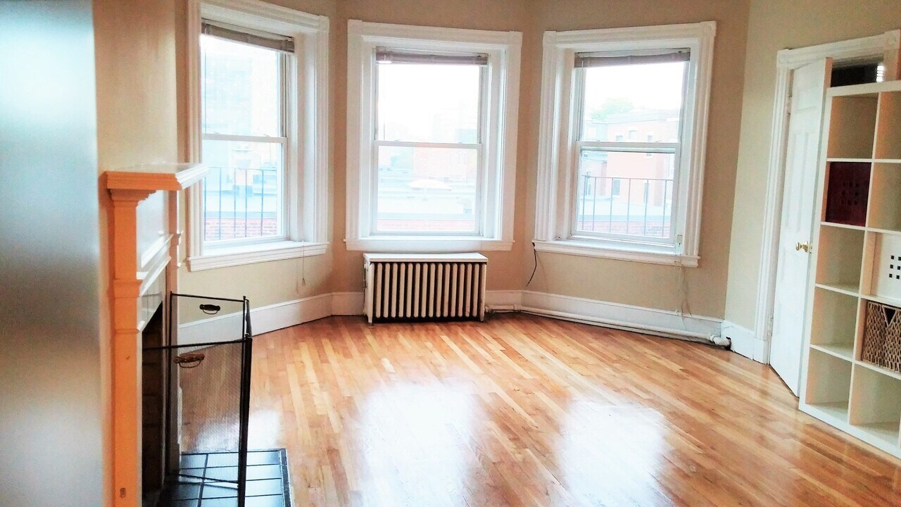 869 Beacon St, Unit 9 in Boston, MA - Foto de edificio