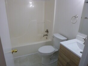 1208 Fiesta Way in Frankfort, KY - Building Photo - Building Photo