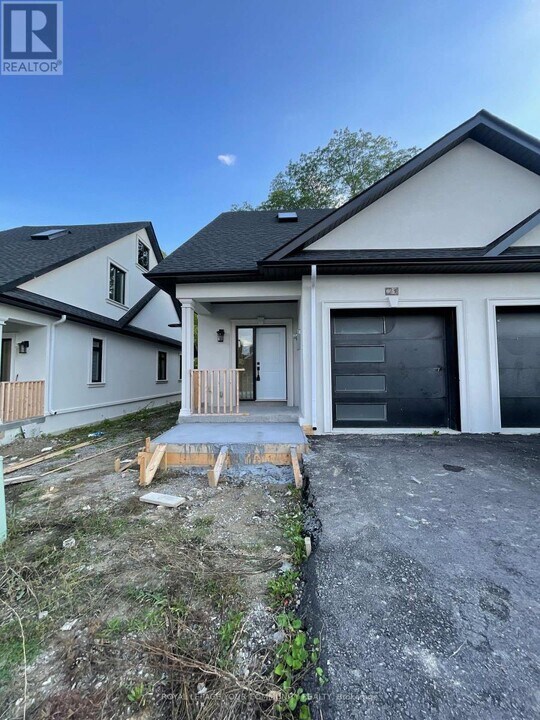 263 Barrie St in Bradford West Gwillimbury, ON - Building Photo