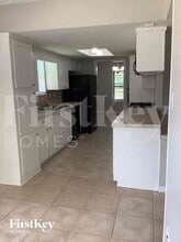 10127 Carlow Ln in La Porte, TX - Building Photo - Building Photo