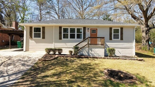 property at 2215 Gordon Cir