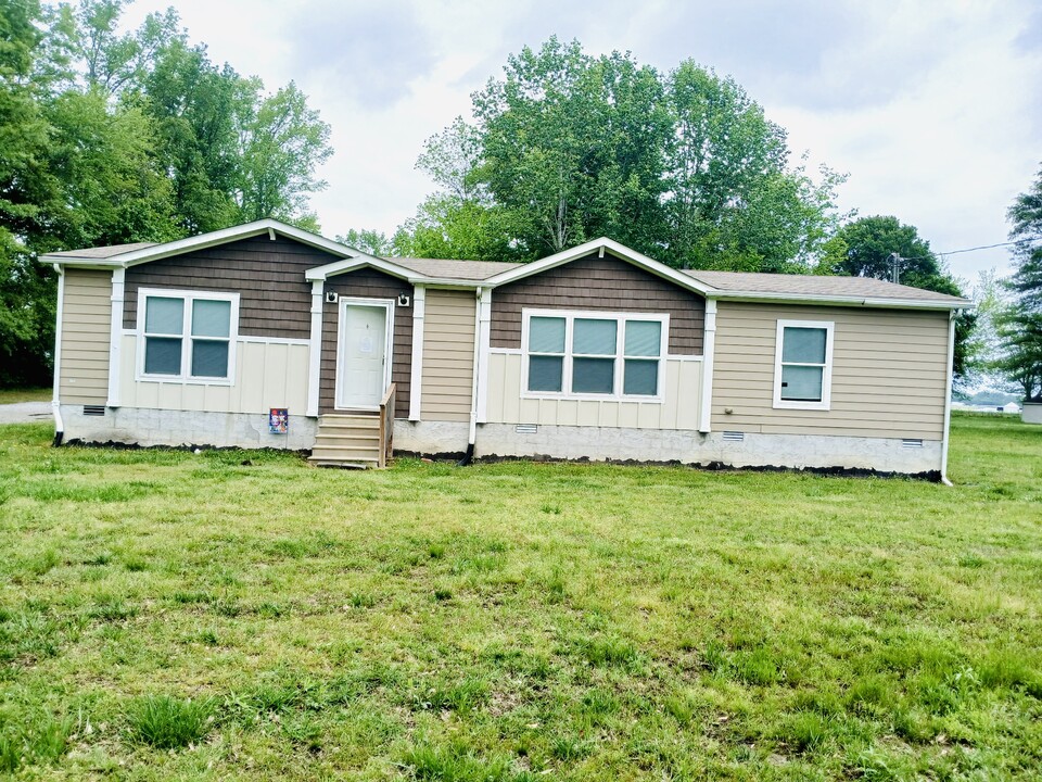 503 Old Airport Rd in Hillsboro, TN - Building Photo