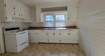 207 Bell St in Cherryville, NC - Building Photo - Building Photo