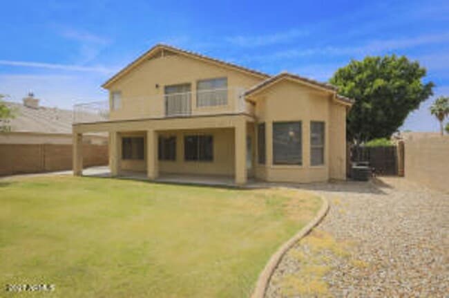 7456 W Aurora Dr in Glendale, AZ - Building Photo - Building Photo