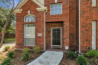3904 Creek Crossing Dr in Plano, TX - Foto de edificio - Building Photo