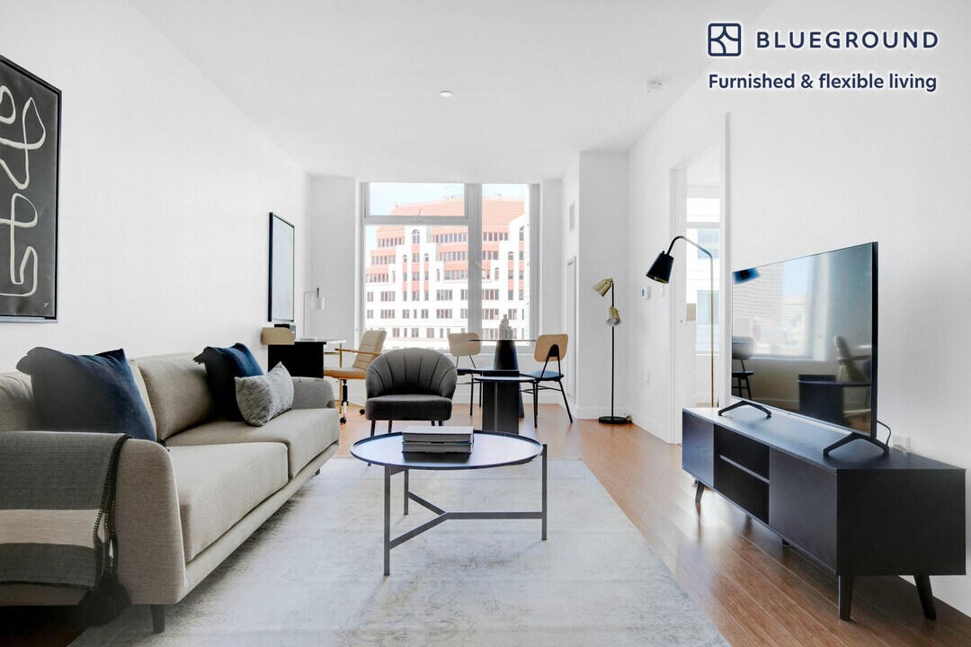 120 Kingston St in Boston, MA - Building Photo