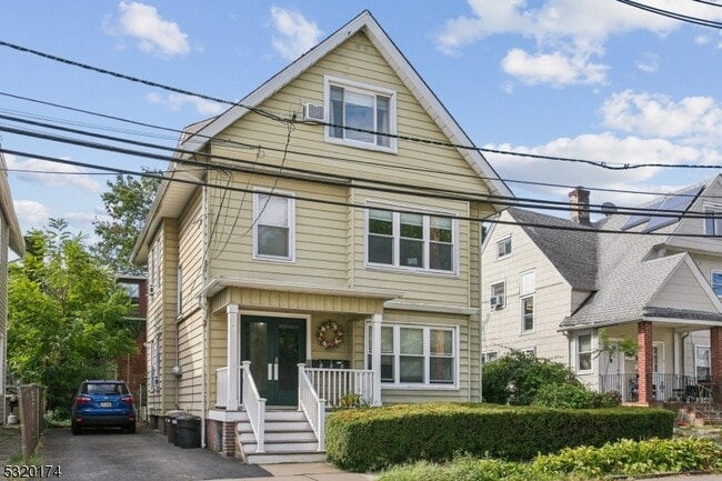 16 Henry St in Bloomfield, NJ - Building Photo - Building Photo