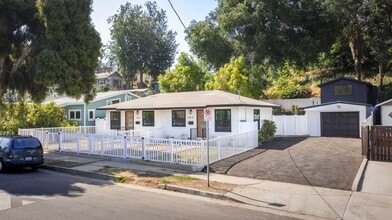 1942 Chickasaw Ave in Los Angeles, CA - Foto de edificio - Building Photo