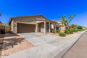 2072 E Lantana Dr in Chandler, AZ - Building Photo - Building Photo