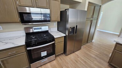 10309 Pompei Pl in Las Vegas, NV - Building Photo - Building Photo