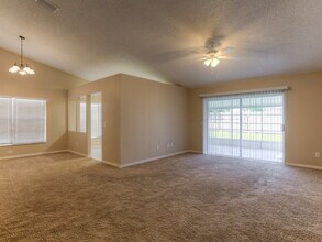1724 Elk Spring Dr in Brandon, FL - Building Photo - Building Photo