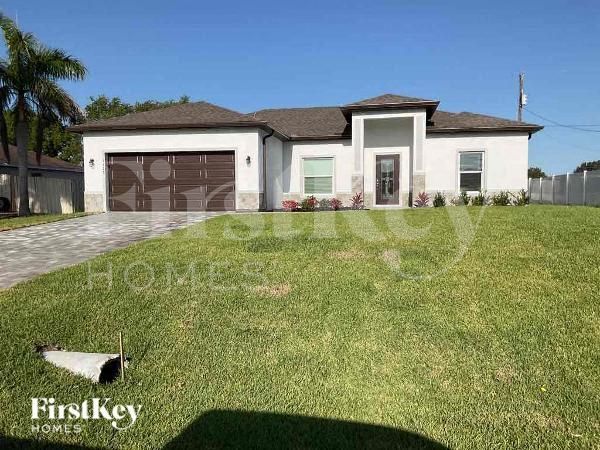 1620 NE 7th Pl in Cape Coral, FL - Building Photo