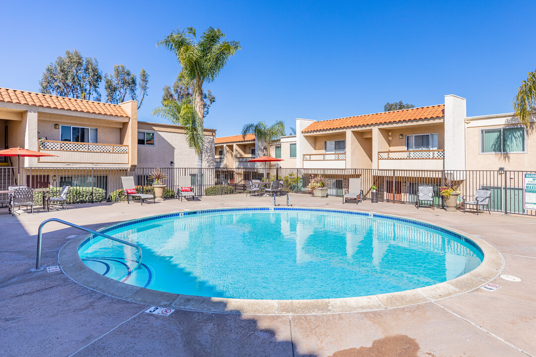 Parklane Apartments in San Diego, CA - Building Photo