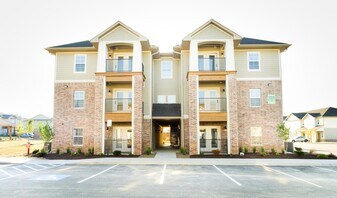 Towne Park Apartments in Springdale, AR - Building Photo