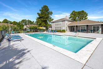 Creekwood North in Gulfport, MS - Foto de edificio - Building Photo