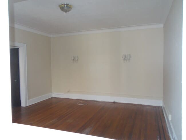 42 W Holly St, Unit 23