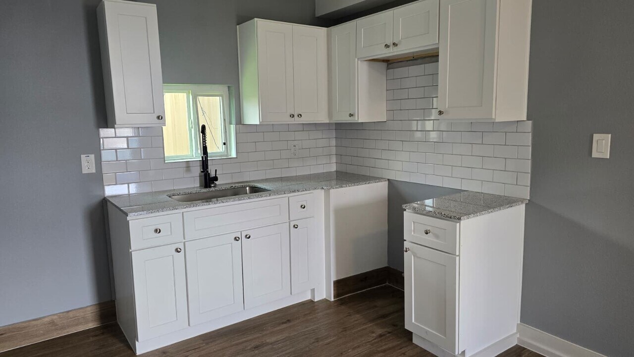 1012 Ann in Pasadena, TX - Building Photo