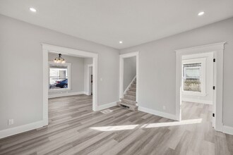 1702 Logan Ave in Des Moines, IA - Building Photo - Building Photo